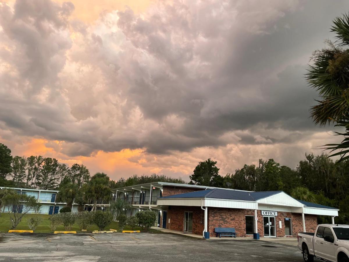 Econo Lodge Jennings Exterior photo
